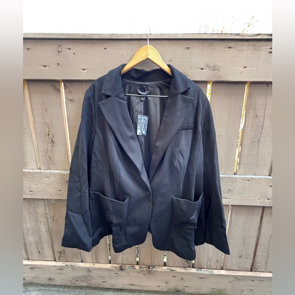 🎉NWT🎉 torrid Black Relaxed Blazer with Patch Pockets